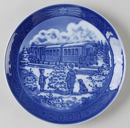 Annual Christmas Plate Awaiting The Christmas Train - Boxed
