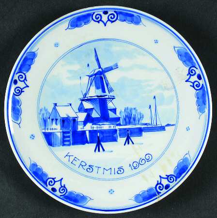 Royal Delft Christmas Plates Mill Near Gorkum - No Box