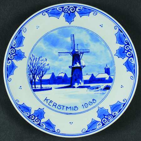 Royal Delft Christmas Plates Mill In Schiedam - Boxed