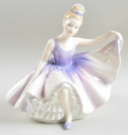 Royal Doulton Figurine Dancing Years - Nb926, No Box