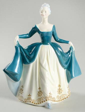 Royal Doulton Figurine Regal Lady - No Box