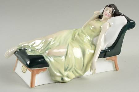 Royal Doulton Figurine Sleeping Beauty - With Box Bx338