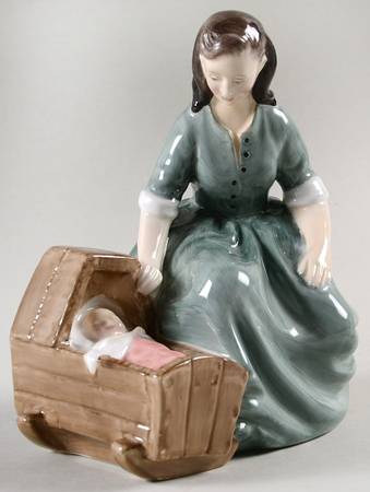 Royal Doulton Figurine Cradle Song - No Box Nb1912