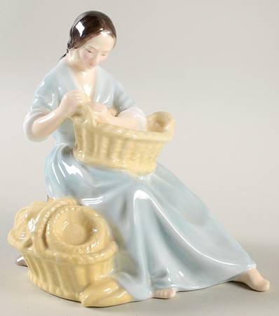 Royal Doulton Figurine Basket Weaver - No Box Nb1803