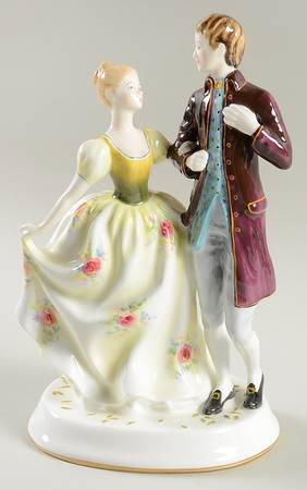 Royal Doulton Figurine Young Love - Nb1019, No Box