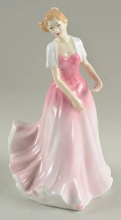 Royal Doulton Figurine Julie - Nb1047, No Box