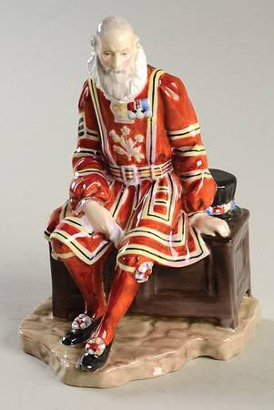 Royal Doulton Figurine A Yeoman Of The Guard-Red,Gold&Brown - Nb738, No Box
