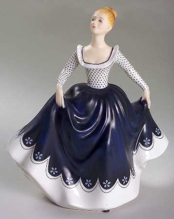 Royal Doulton Figurine Lisa - Nb949, No Box