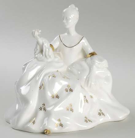 Royal Doulton Figurine Antoinette - Nb907, No Box
