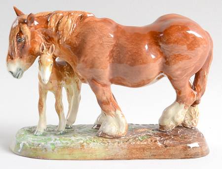 Animals Chestnut Mare And Foal - With Box Bx743