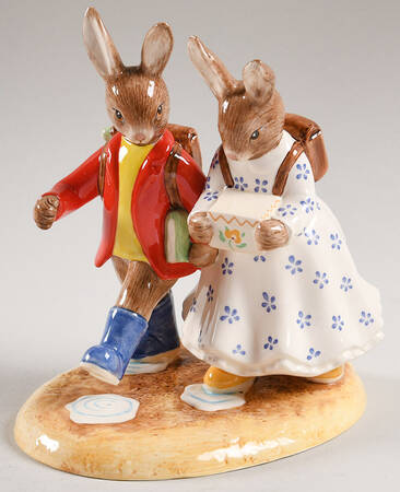 Bunnykins Figurines Off To School-Foy 2013 - Boxed
