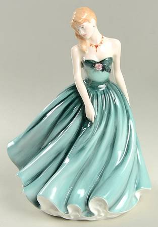 Figurine of The Year-Ladies Sarah 2002 - Boxed