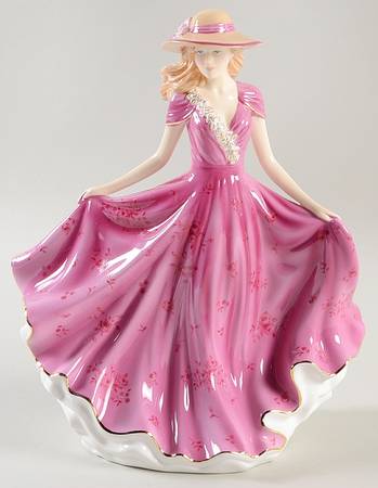 Figurine of The Year-Ladies Elizabeth-2014 - Boxed