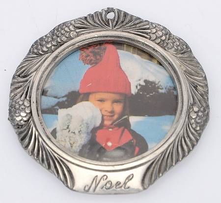 Photo Wreath Ornament Noel Frame-1980 - Boxed