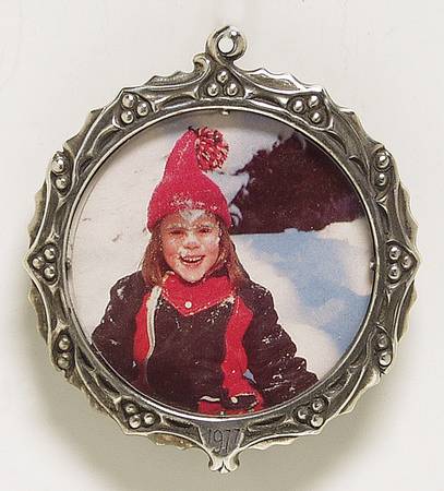 Photo Wreath Ornament Noel Frame-1977 - Boxed