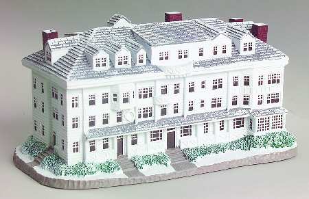 Rockwell's Main Street Red Lion Inn- 7" L - Boxed