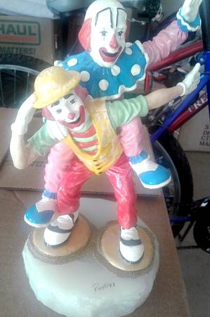 Clown Sculptures Piggy Backin - No Box