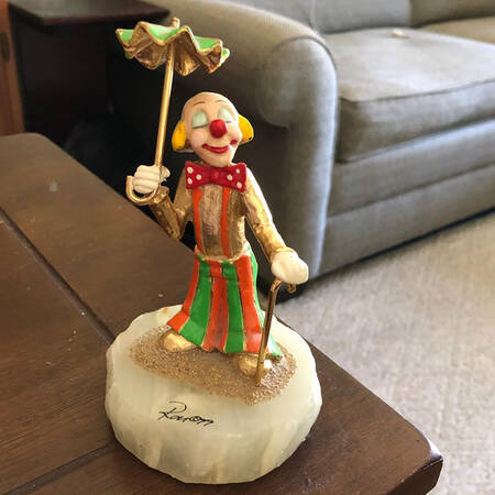Clown Sculptures New Darby With Umbrella - No Box