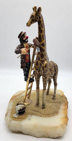 Clown Sculptures Giraffe Getting A Bath - No Box