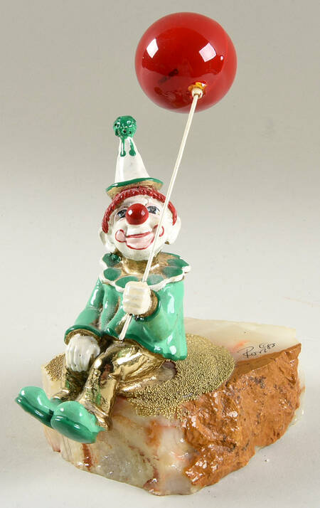 Clown Sculptures Cubby Holding Balloon - No Box
