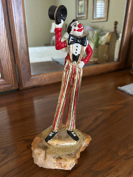 Clown Sculptures Oscar On Stilts - No Box