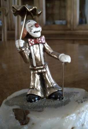 Clown Sculptures Darby With Umbrella - No Box
