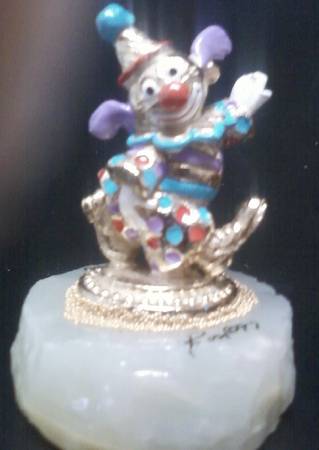 Clown Sculptures Hi-Five - No Box