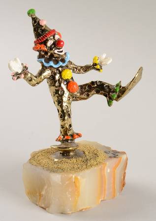 Clown Sculptures Pinky Balancing - No Box