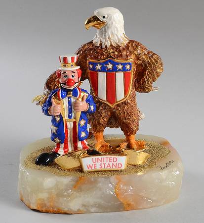 Clown Sculptures United We Stand - No Box