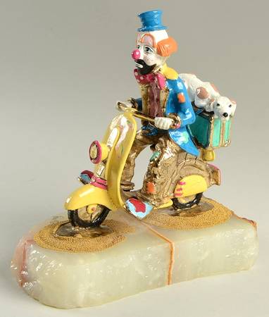 Clown Sculptures Traveling In Style - No Box