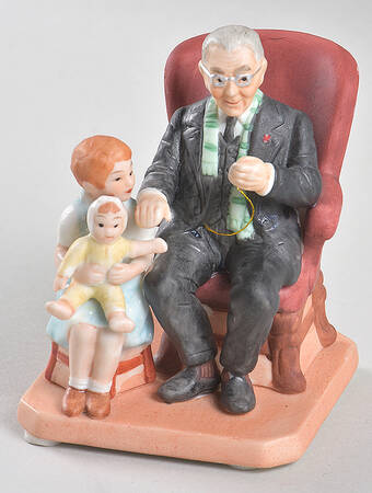 Rockwell Museum Figurine Little Patient - No Box