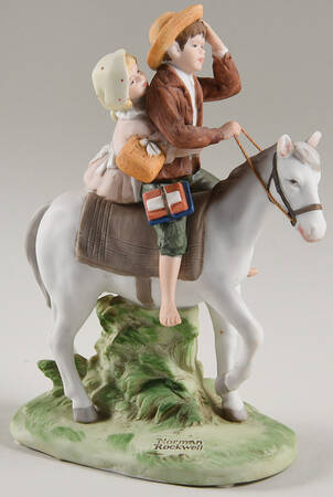 Rockwell Museum Figurine Off To School - No Box