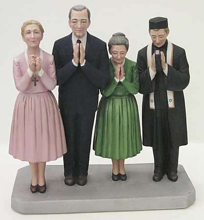 Rockwell Museum Figurine Freedom Of Worship - Boxed