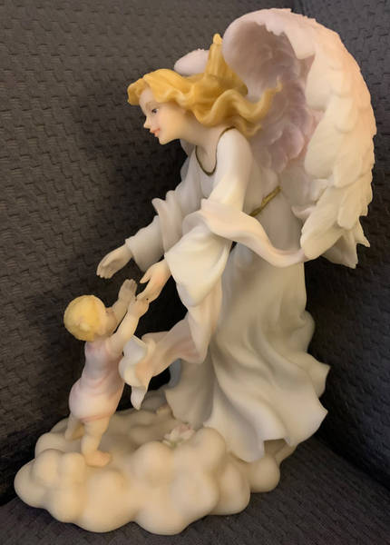 Seraphim Classic 7" Figure First Steps-Angel With Girl - Boxed