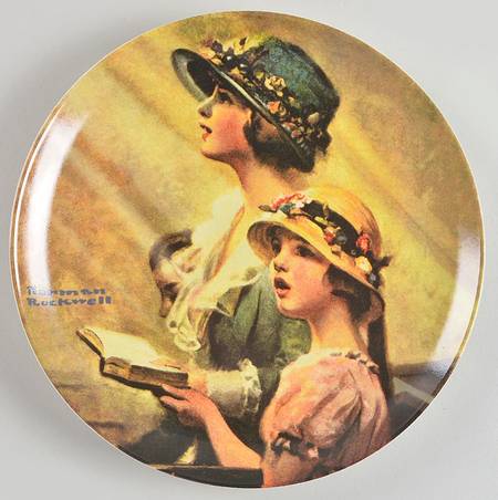 Heritage Collection Mother & Daughter Singing - No Box