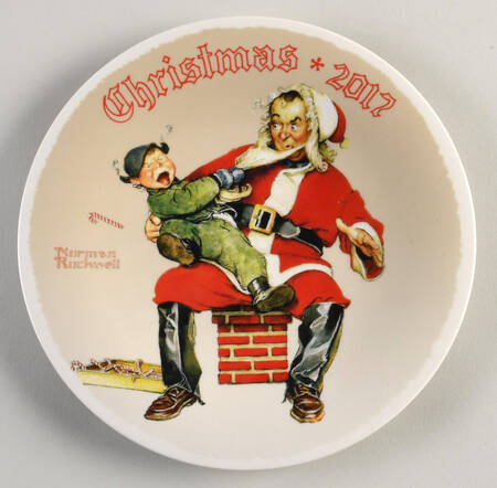 Annual Christmas Plate Crying Child Pulling Santa's Beard - No Box