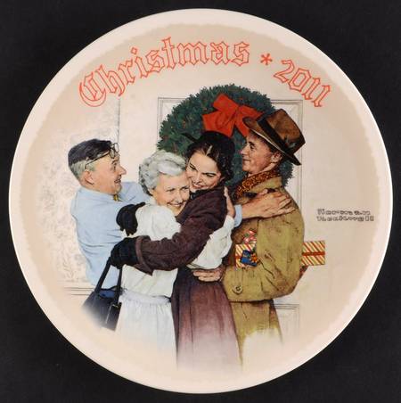 Annual Christmas Plate Home For The Holidays - No Box