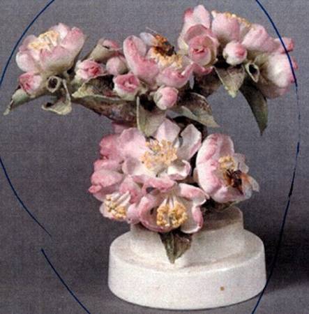 Dorothy Doughty Figurines Apple Blossom Spray & 1 Bee - Boxed