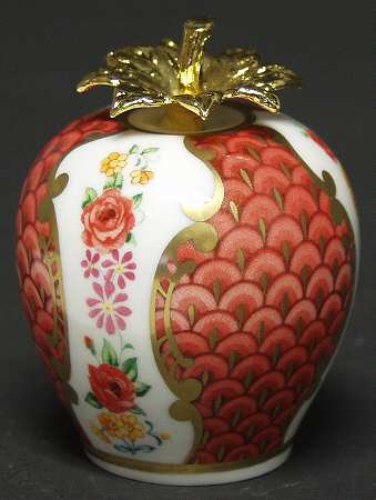 Candle Snuffer Strawberry - Boxed