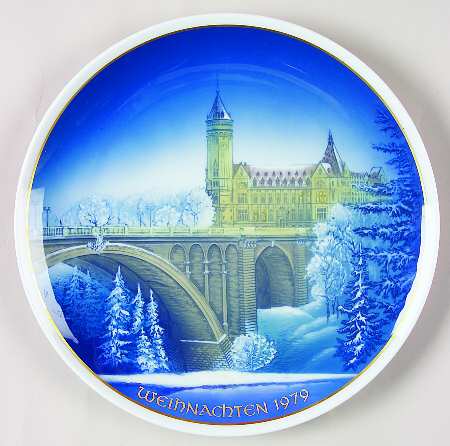 Classic Rose Christmas Cathedral In Luxembourg - No Box