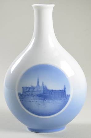 Royal Copenhagen Giftware Decanter-Kronborg Castle - No Box 39a