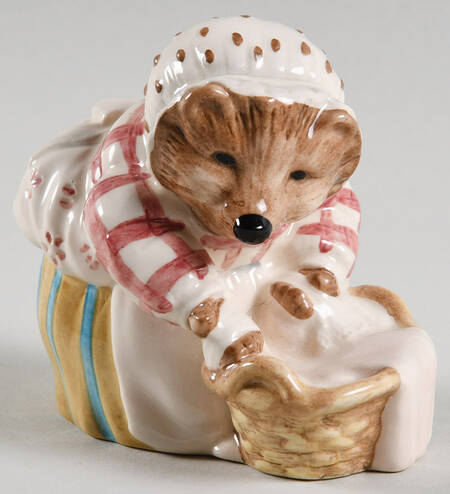 Beatrix Potter Backstamp 10 Mrs Tiggy Winkle Washing - Boxed