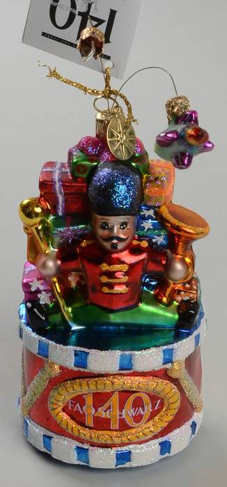 Fao Schwarz Exclusives 140th Anniversary - No Box