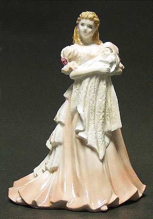 Golden Moments Figurine Mother & Child - Boxed