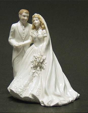 Golden Moments Figurine Bride And Groom - Boxed
