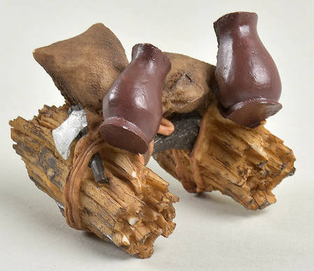 Fontanini Heirloom Nativity 5" Scale Saddle With Hay And Jugs - Boxed