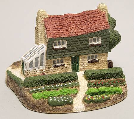 Royal Doulton Cottages Market Garden - Boxed