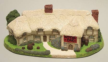 Royal Doulton Cottages Royal Oak - With Box