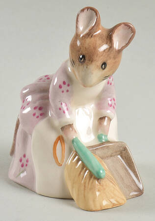 Beatrix Potter Backstamp 11 Hunca Munca Sweeping - Boxed