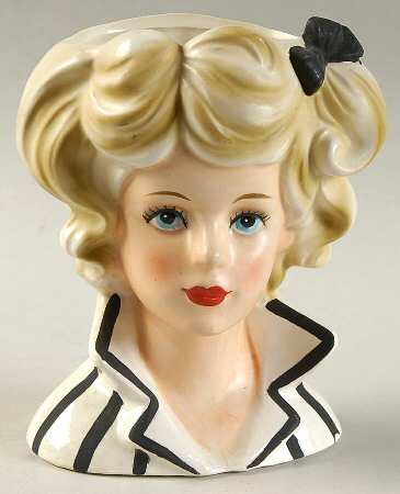 Reliable Head Vases Teen Whiteshirt/Blk Trim & Bow - No Box